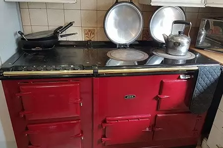 4 oven aga in operation